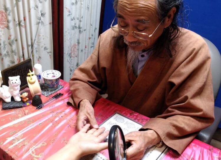 佐賀の当たる占い師 辻占いの中尾宗倫先生の画像
