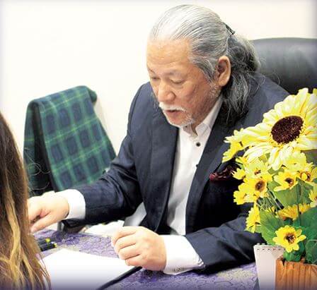 浜松の当たる占い師 GAGEGO(ガギェゴ)の榊原正先生の画像