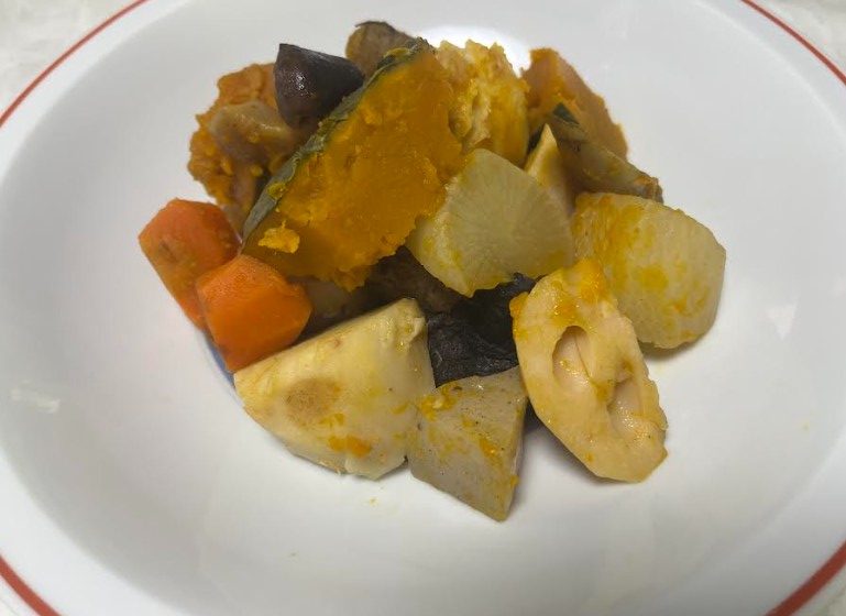 RisingGroup合同会社の取り組み 第1回 野菜を食べる習慣づくりデーで提供した国産野菜のレンコン・たまねぎ・なす