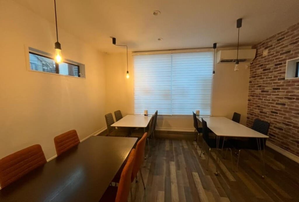 さいたま市の子ども食堂「だがしカフェ夢はうす」の内部の画像