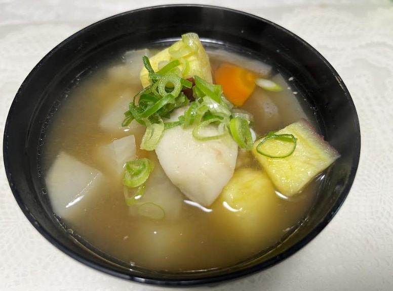 RisingGroup合同会社の取り組み 第4回 野菜を食べる習慣づくりデーで提供した規格外品のサツマイモを使った豚汁